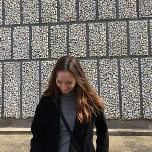 Meet your Posher, Caitlin